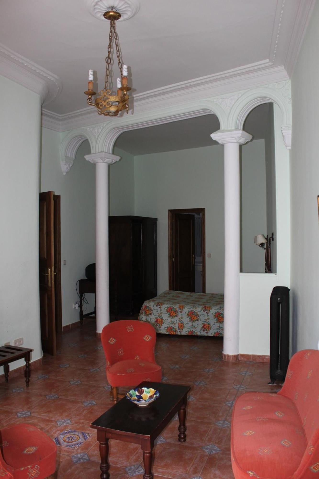 Rey Nino Hotel 2*